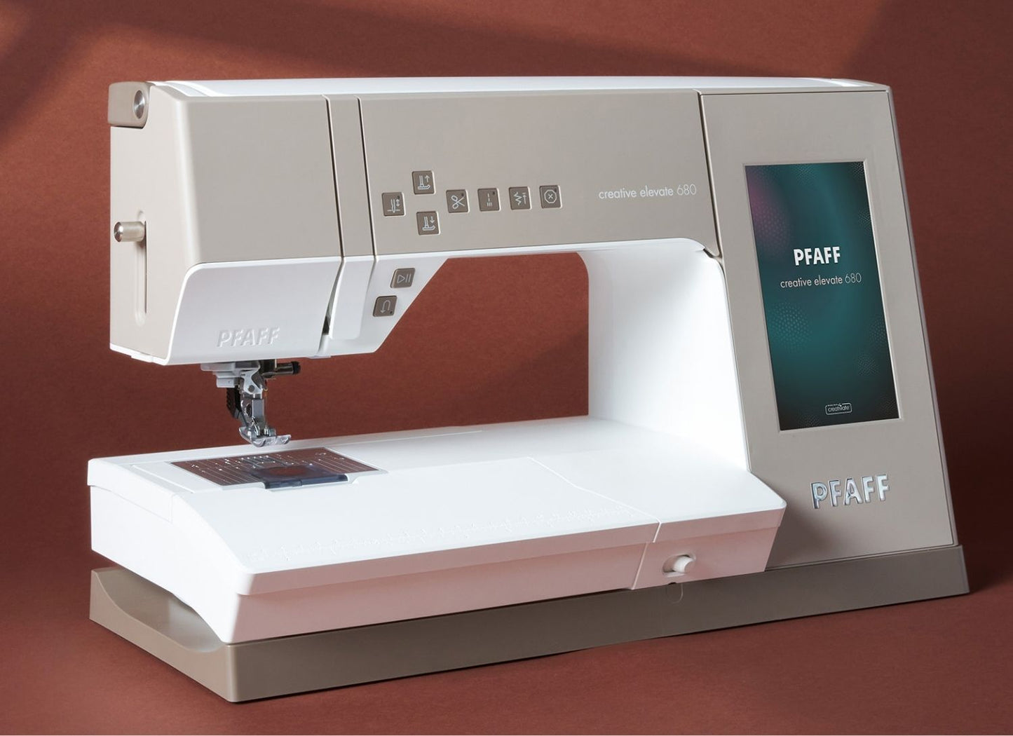 Pfaff creative elevate 680 mit Stickmodul