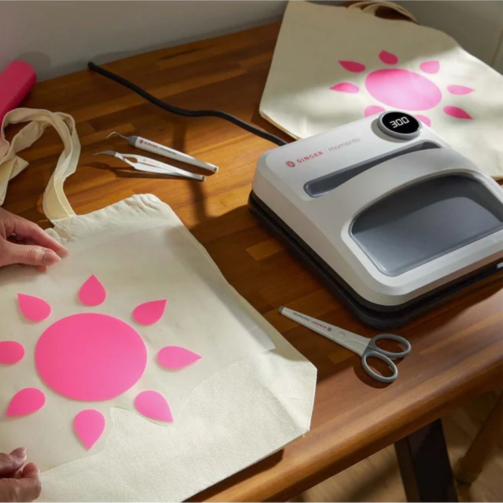 Singer Momento Square Transferpresse