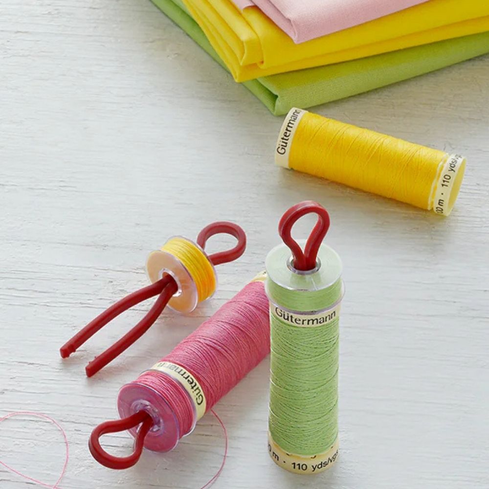 Gütermann Nähfaden-Set mit 10 Bobbin-Clips