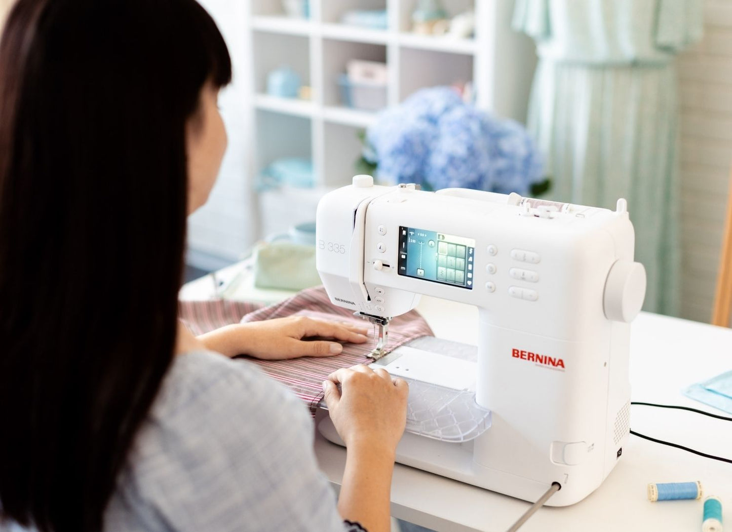 Bernina B325
