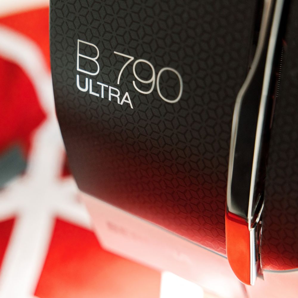 BERNINA 790 ULTRA Näh-, Quilt- und Stickmaschine