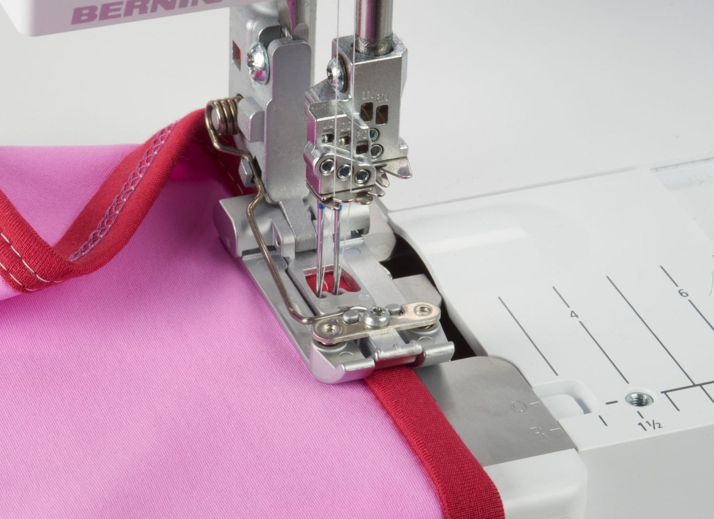 Bernina Coverstich-/Ausgleichsfuss C12 für L890