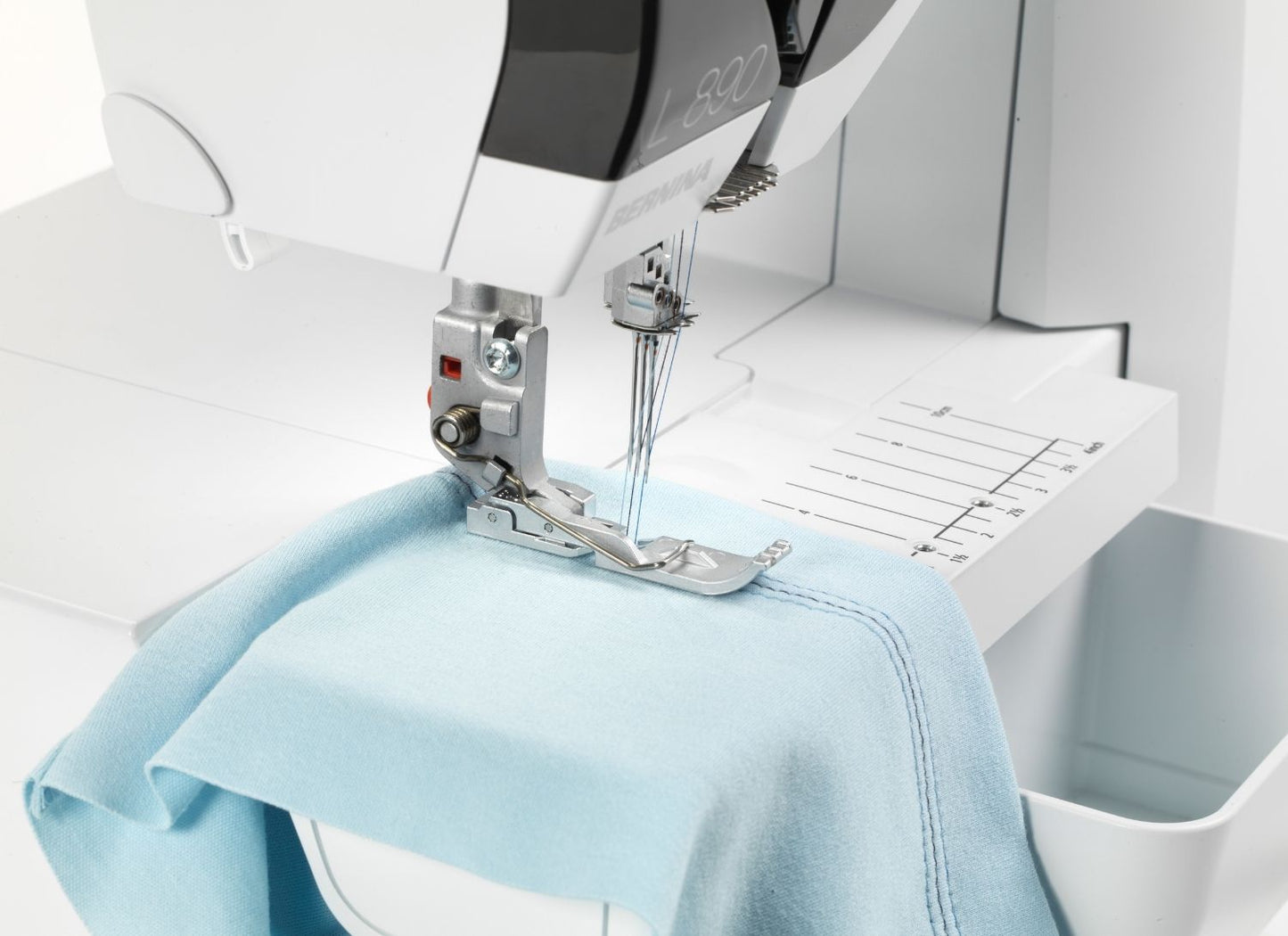 Bernina Cover-/Kettenstichfuss C13 für L890