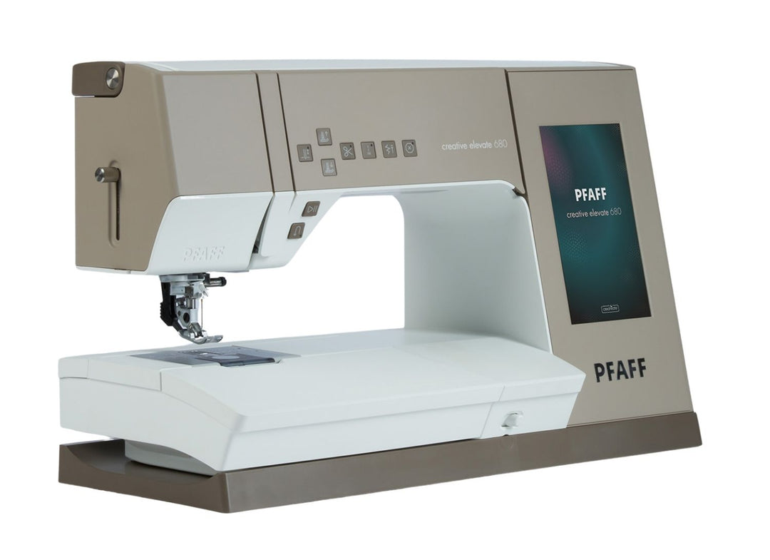 Pfaff creative elevate 680 mit Stickmodul