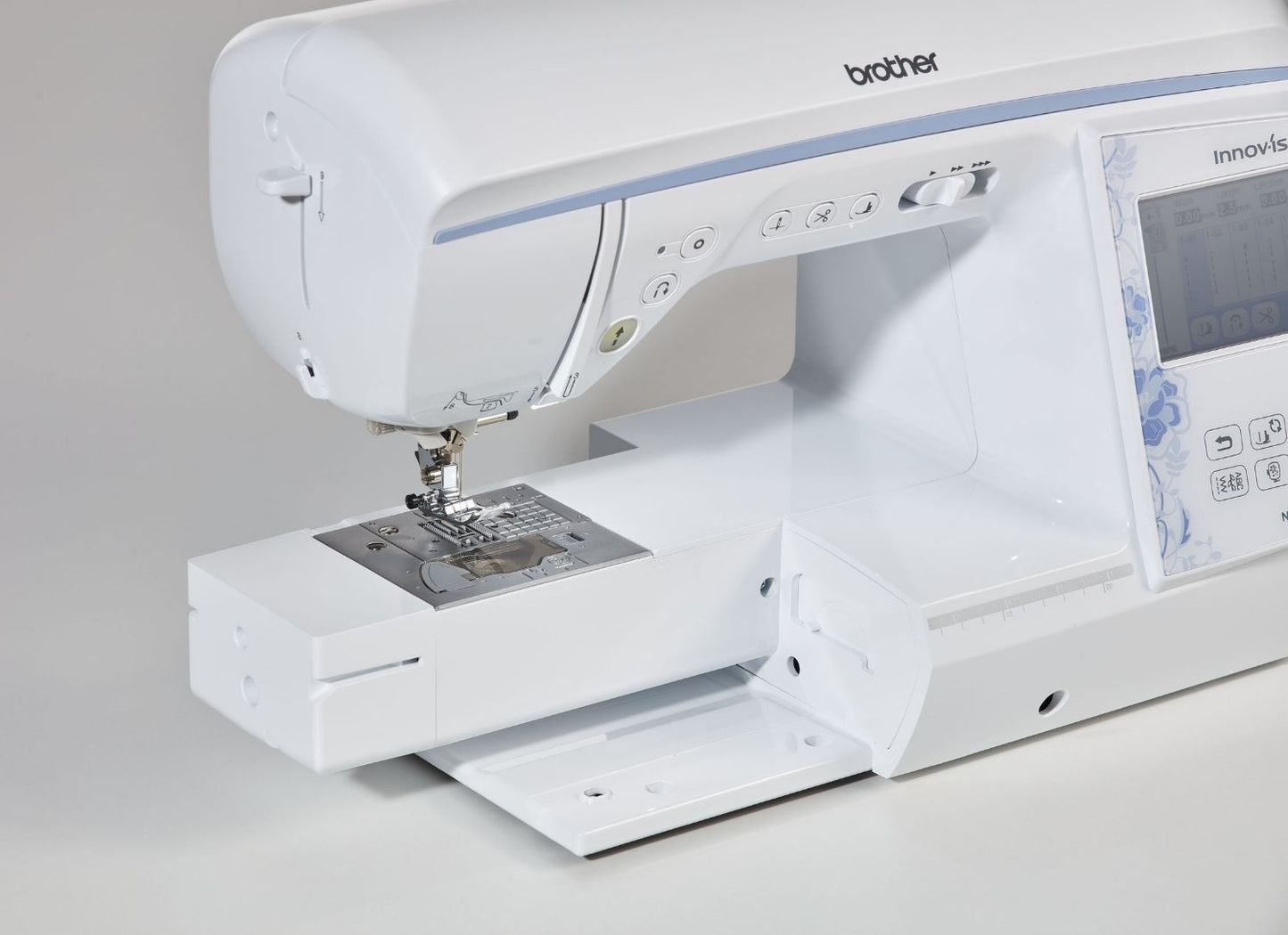 Brother Innov-is 2700 mit Stickmodul